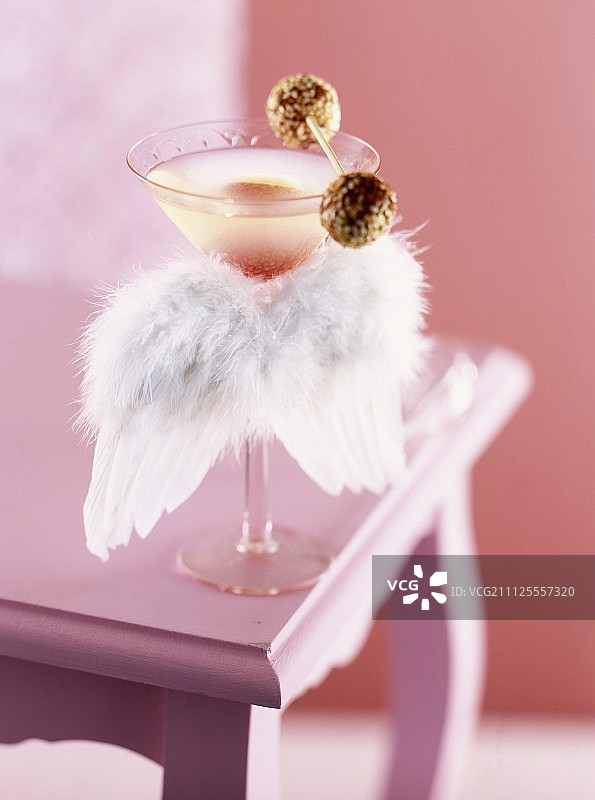 荔枝玫瑰情侣鸡尾酒图片素材