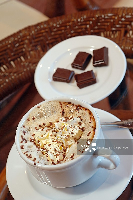 维也纳咖啡和巧克力方块图片素材