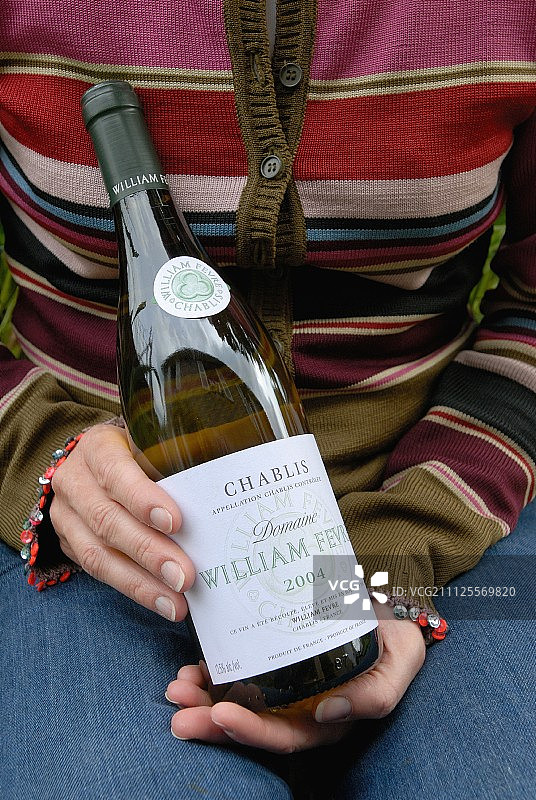 夏布利酒瓶图片素材