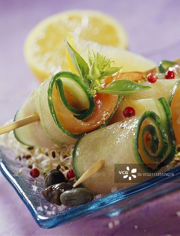 黄瓜烟熏三文鱼卷图片素材