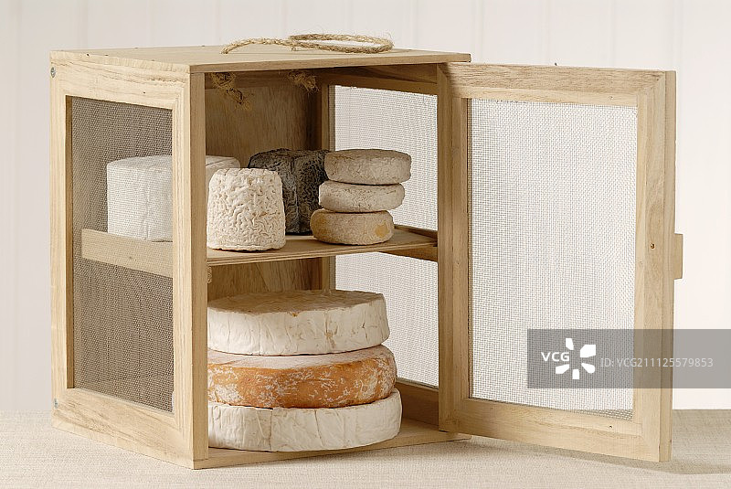 冷藏箱里的奶酪图片素材