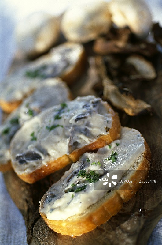 蘑菇克罗斯蒂尼图片素材