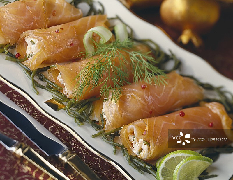 三文鱼海苔卷图片素材