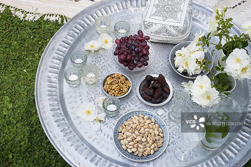 东方野餐银色托盘套装图片素材