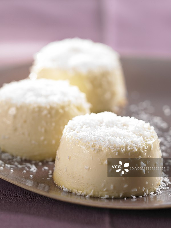 小型椰子馅饼图片素材