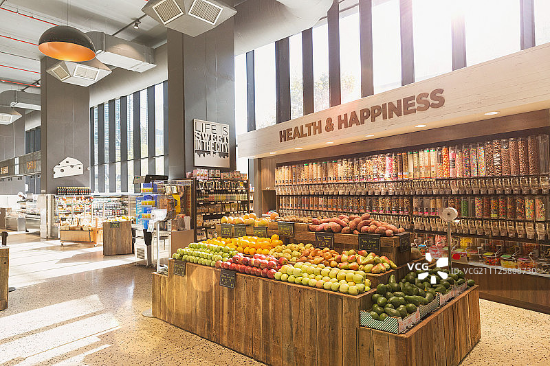 健康食品杂货店市场上的农产品和散装食品图片素材