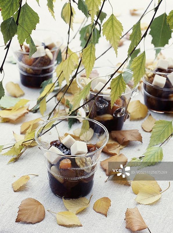 杏仁冻配炖干果图片素材