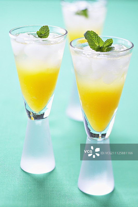 加强型鸡尾酒图片素材