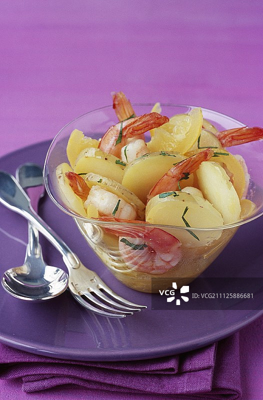 土豆鲜虾罗勒沙拉图片素材