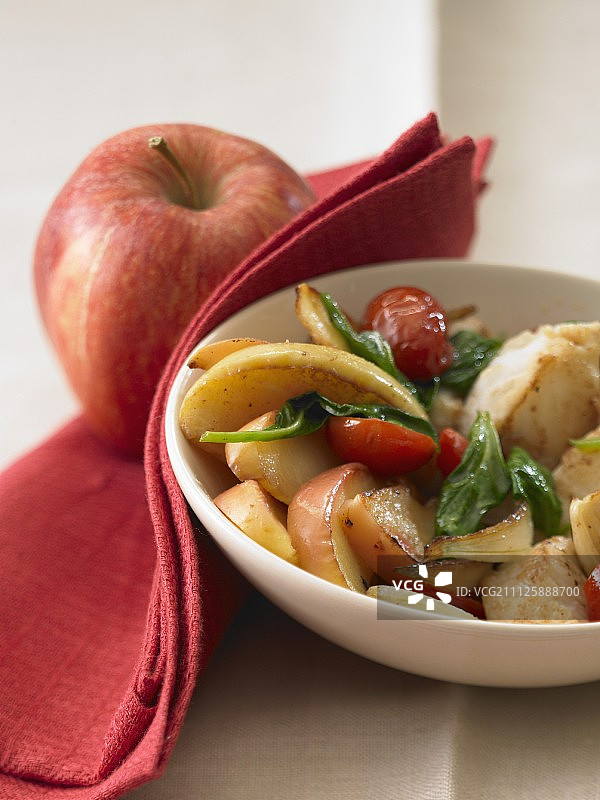香煎安康鱼和苹果图片素材