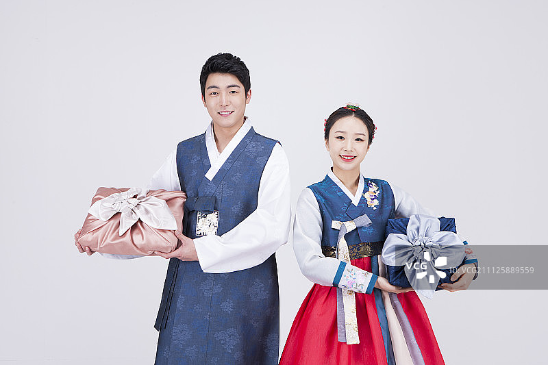 穿着韩国传统服饰韩服087图片素材