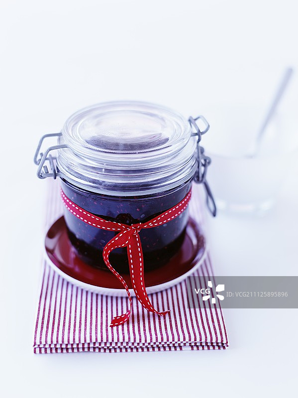 草莓酱罐子图片素材