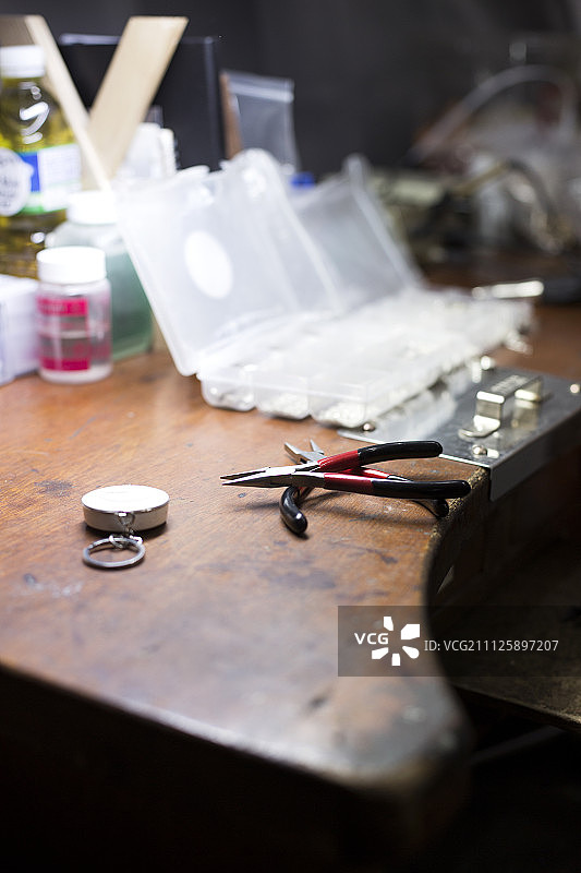 工匠的手图片素材