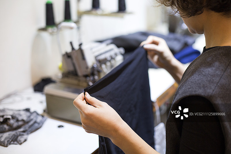 裁缝的手图片素材