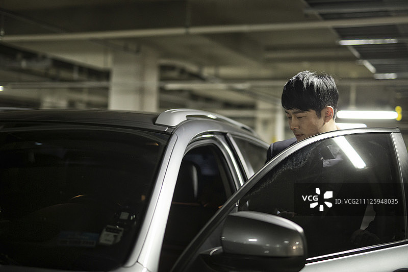 商人上车图片素材