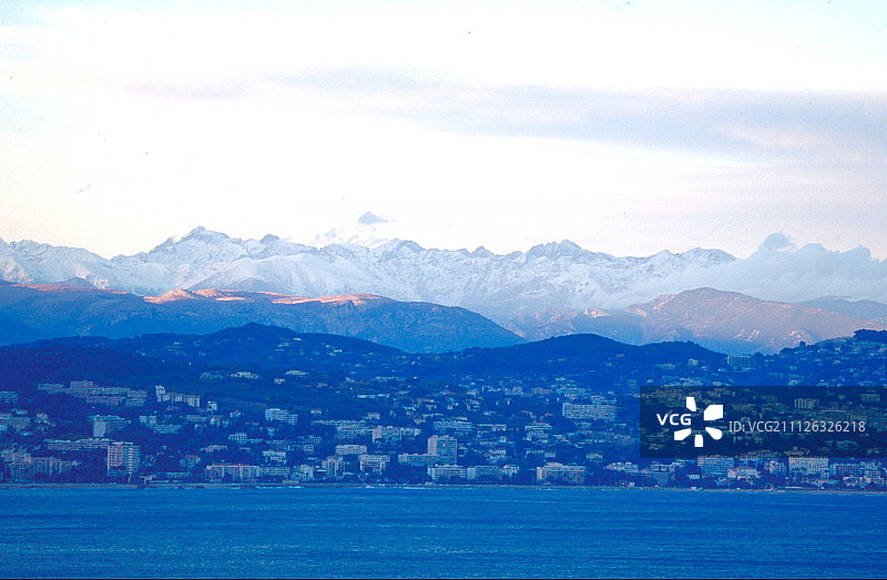 傍晚时分的戛纳风光图片素材