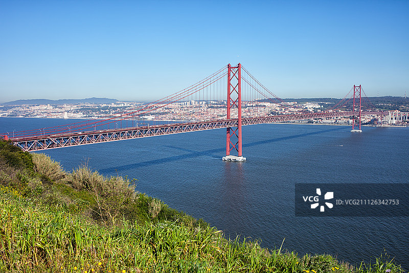 里斯本四月二十五日大桥图片素材