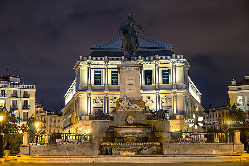 马德里皇家剧院夜景图片素材