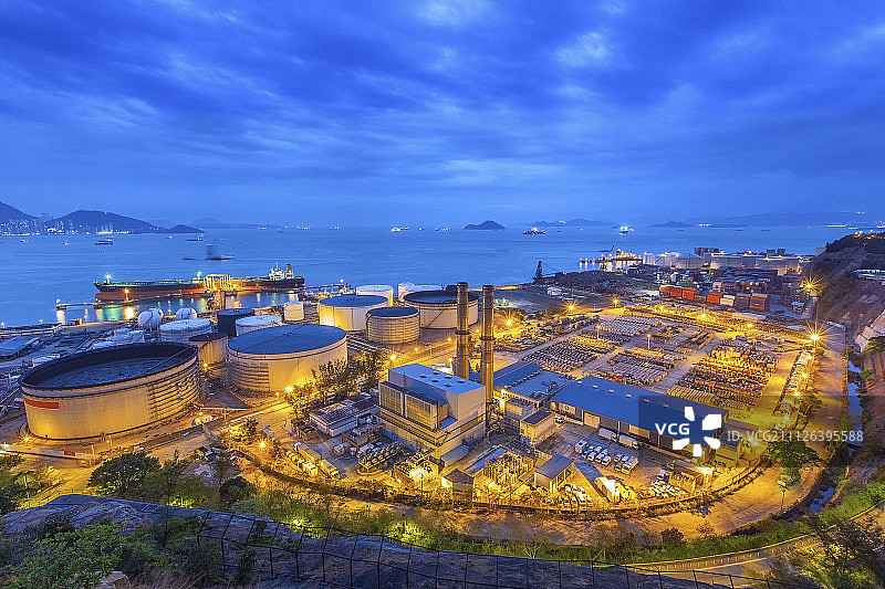 石化厂的储气罐球体图片素材