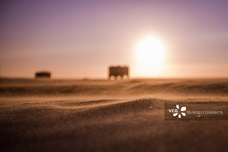 尼乌波特海滩日落时的沙尘暴图片素材