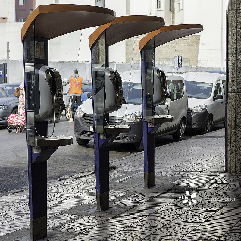 3个电话亭图片素材