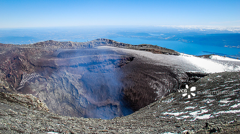 比亚里卡火山口图片素材
