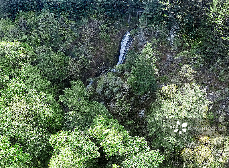 拉图雷尔瀑布1图片素材