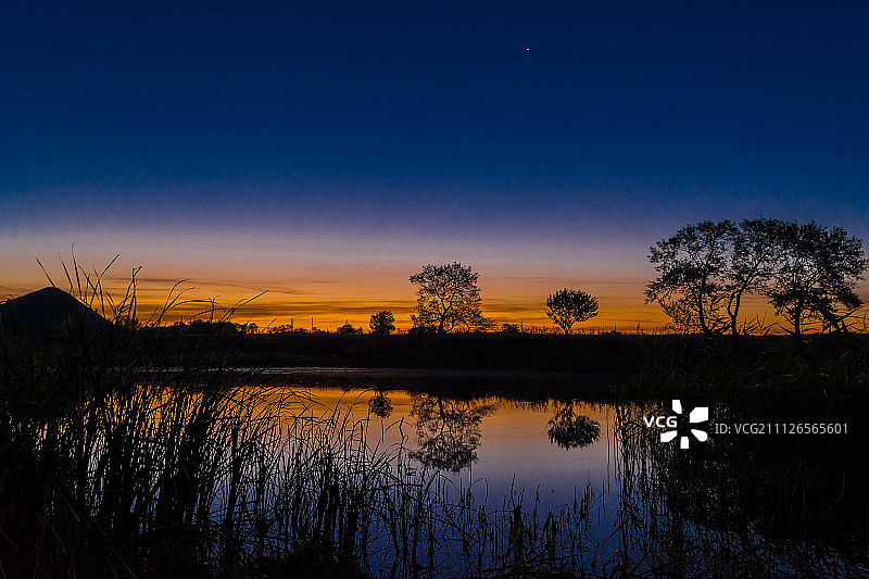 顿巴斯和晨星的黎明图片素材