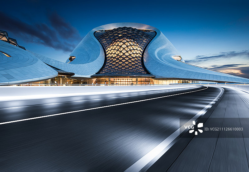 夜晚城市道路图片素材