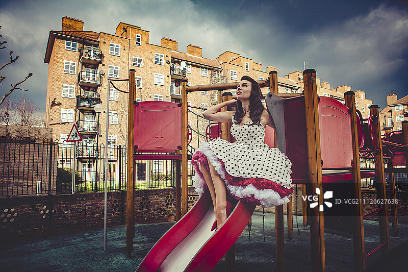 盛装打扮，保持童心图片素材