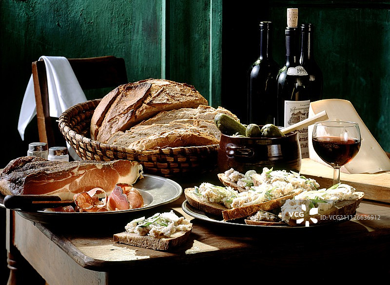 丰盛的猪油渣小吃图片素材