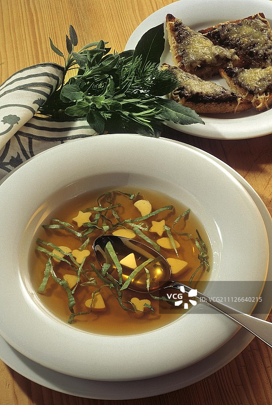 蔬菜沙拉条吐司角焗烤清汤图片素材