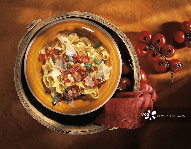 番茄酱意式宽面图片素材