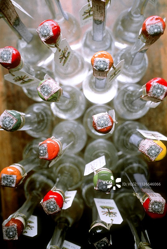 多种意大利格拉巴酒瓶（俯视）图片素材