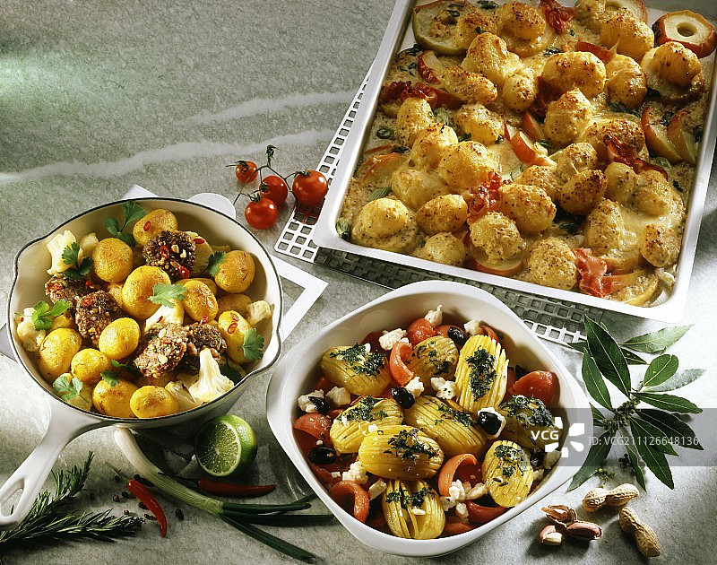 三道马铃薯菜肴图片素材