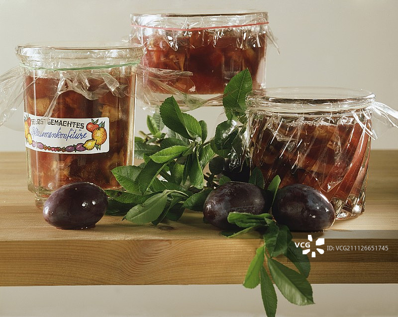多罐李子酱图片素材
