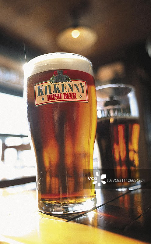 两杯基尔肯尼（爱尔兰啤酒）图片素材