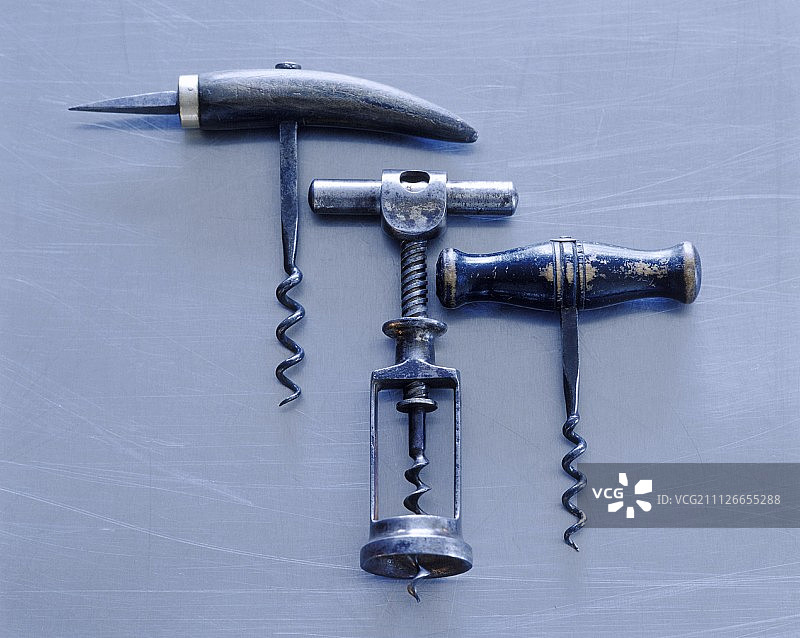 旧式螺旋开瓶器图片素材