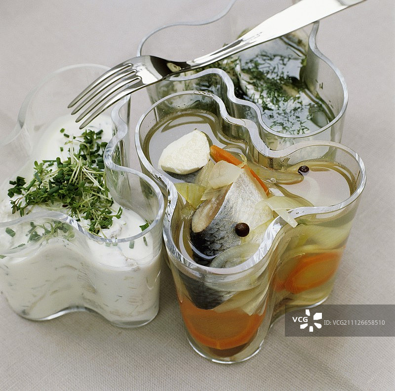 三种瑞典腌鲱鱼图片素材