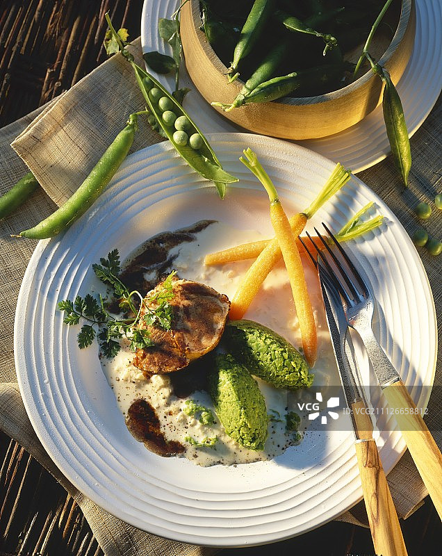 小牛肉豌豆丸子图片素材