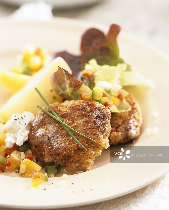 土豆和生菜大麦煎饼图片素材