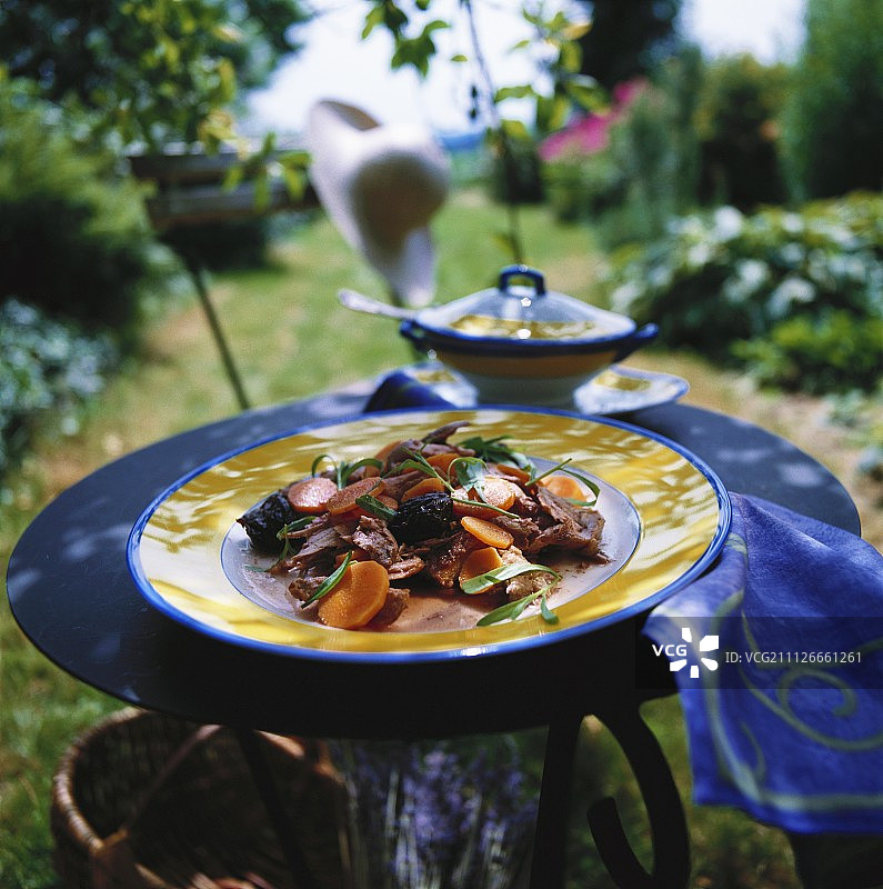 红酒西梅烩兔肉（普罗旺斯风味）图片素材