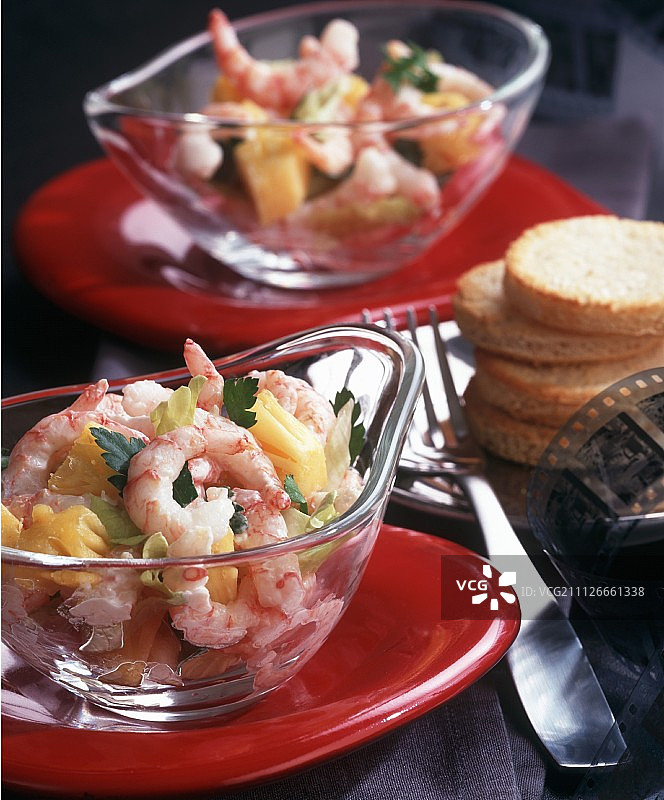 菠萝虾仁鸡尾酒图片素材