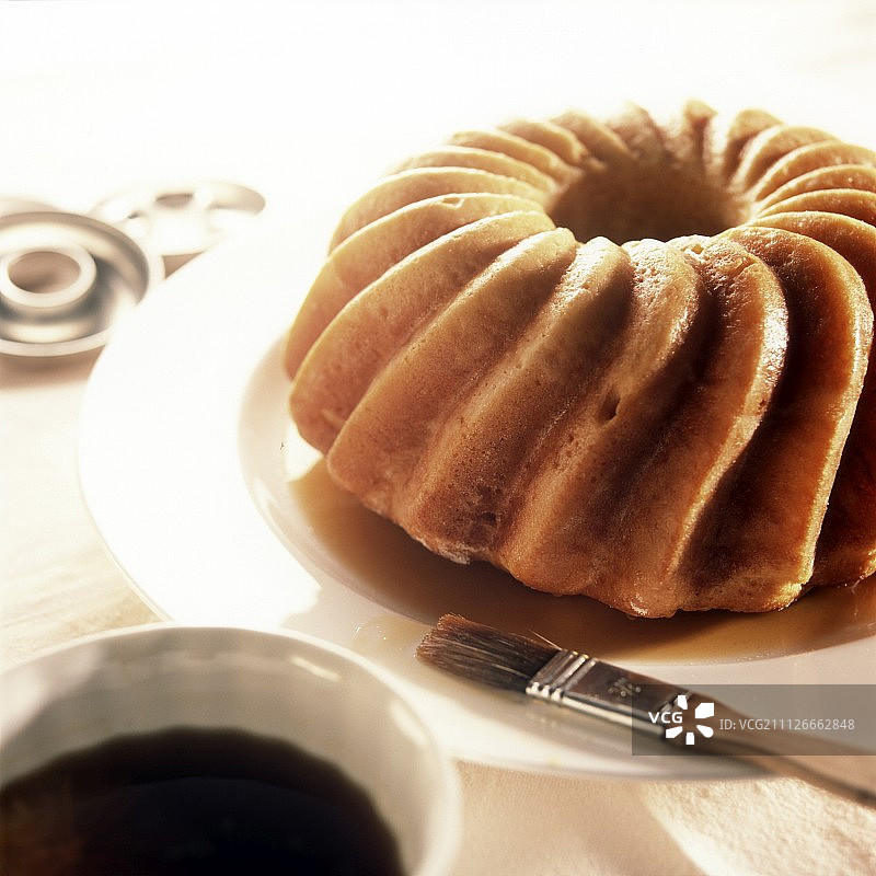 那不勒斯巴巴：朗姆糖浆酵母蛋糕，意大利图片素材