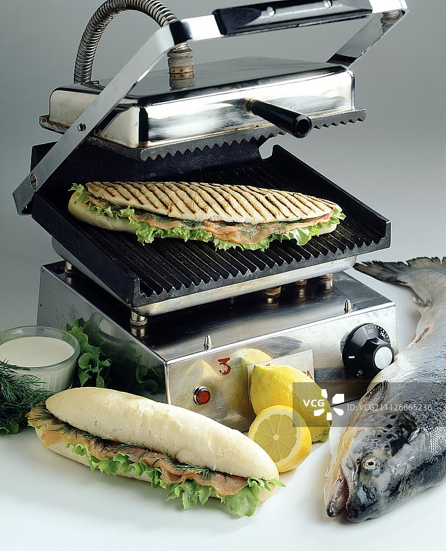 烤三文鱼帕尼尼（意大利）图片素材