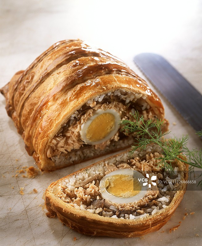 俄式库利比亚克鲑鱼馅饼图片素材