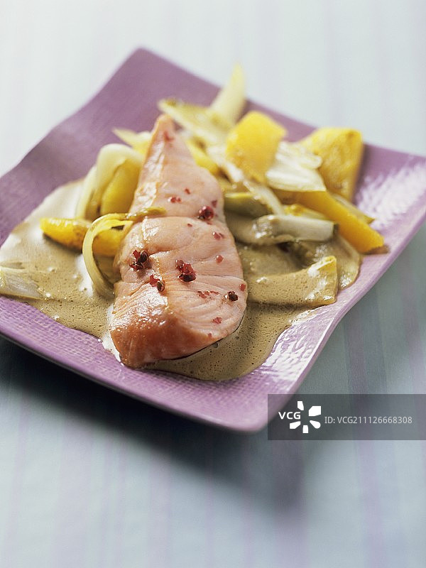 菊苣菠萝三文鱼图片素材