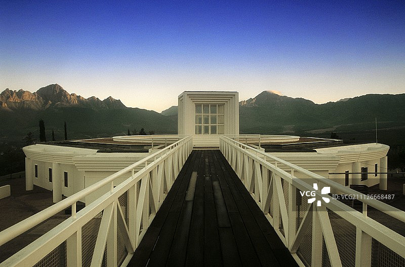 南非赫尔德堡弗吉尼亚酒庄的酒窖图片素材