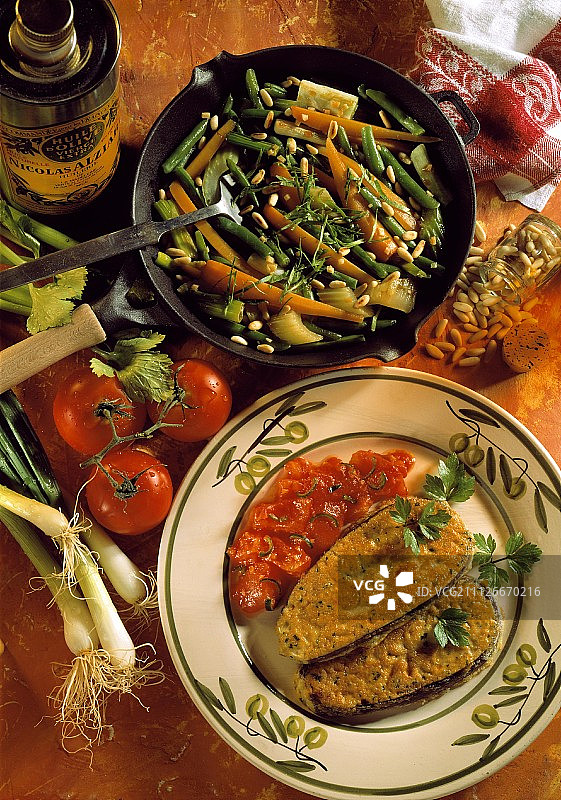 蔬菜炒松子茄子图片素材