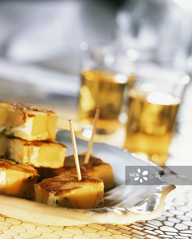 切成小块的土豆饼图片素材